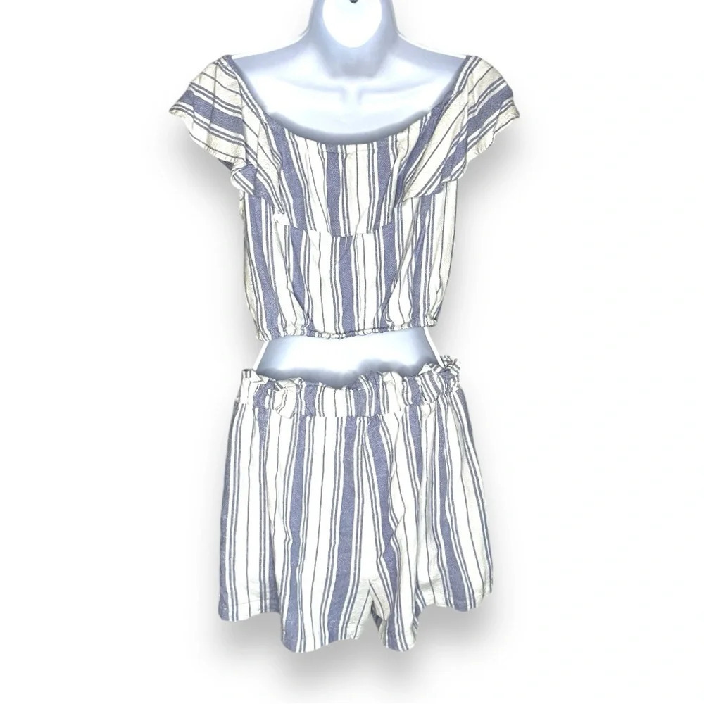New Look Striped Two-Piece Set – Off Shoulder Top & Elastic Waist Shorts - Picture 10 of 11